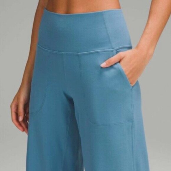 lululemon Align™ High-Rise Wide-Leg Pant 31" - Black - Picture 5 of 7